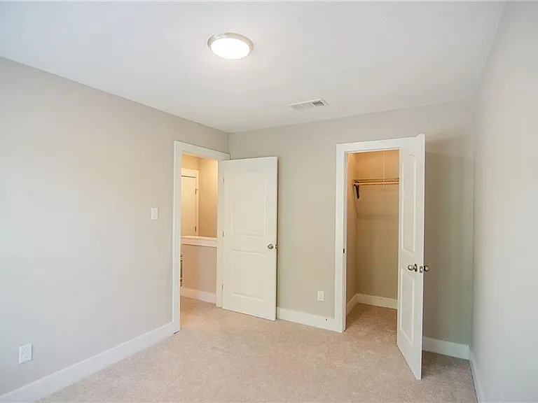 11901 Alpheus Ave #B — Photo 17
