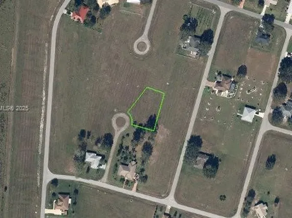 817 Trident Ct, Sebring, FL 33876