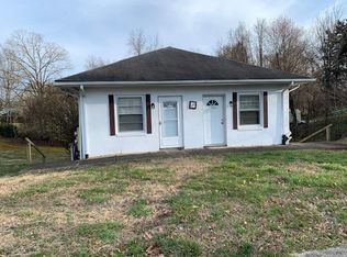 134 Greyson St, Martinsville, VA 24112