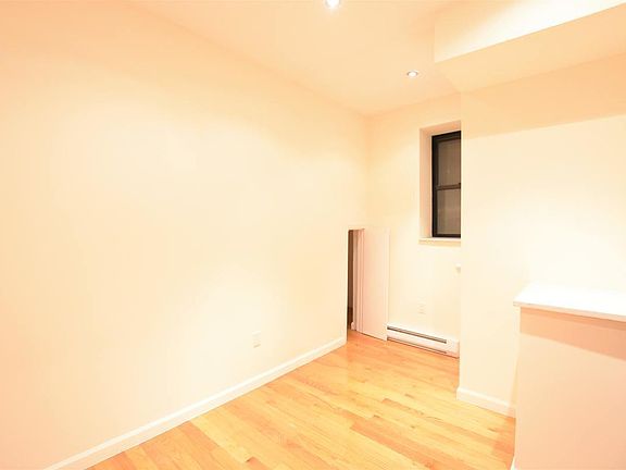 2nd image of 215 W 115th St APT 1A