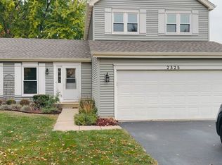 2325 Hartford Ct, Naperville, IL 60565