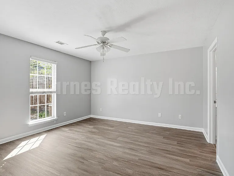 469 Strutter Trl — Photo 14