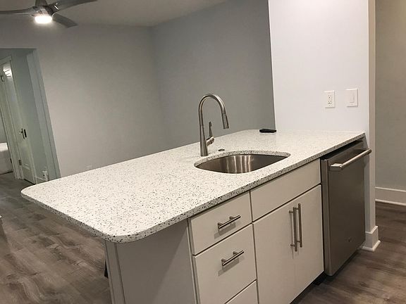 Full size D/W, deep sink, garbage disposal