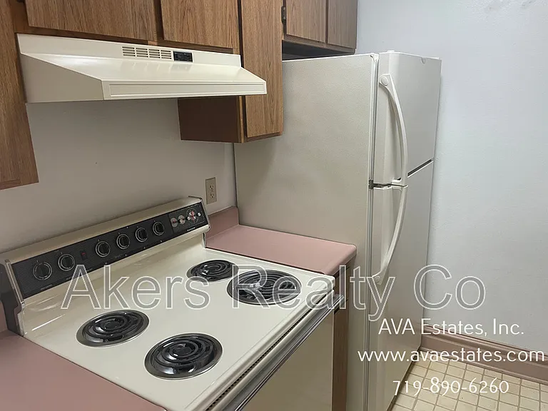 407 W 11th St #B — Photo 9
