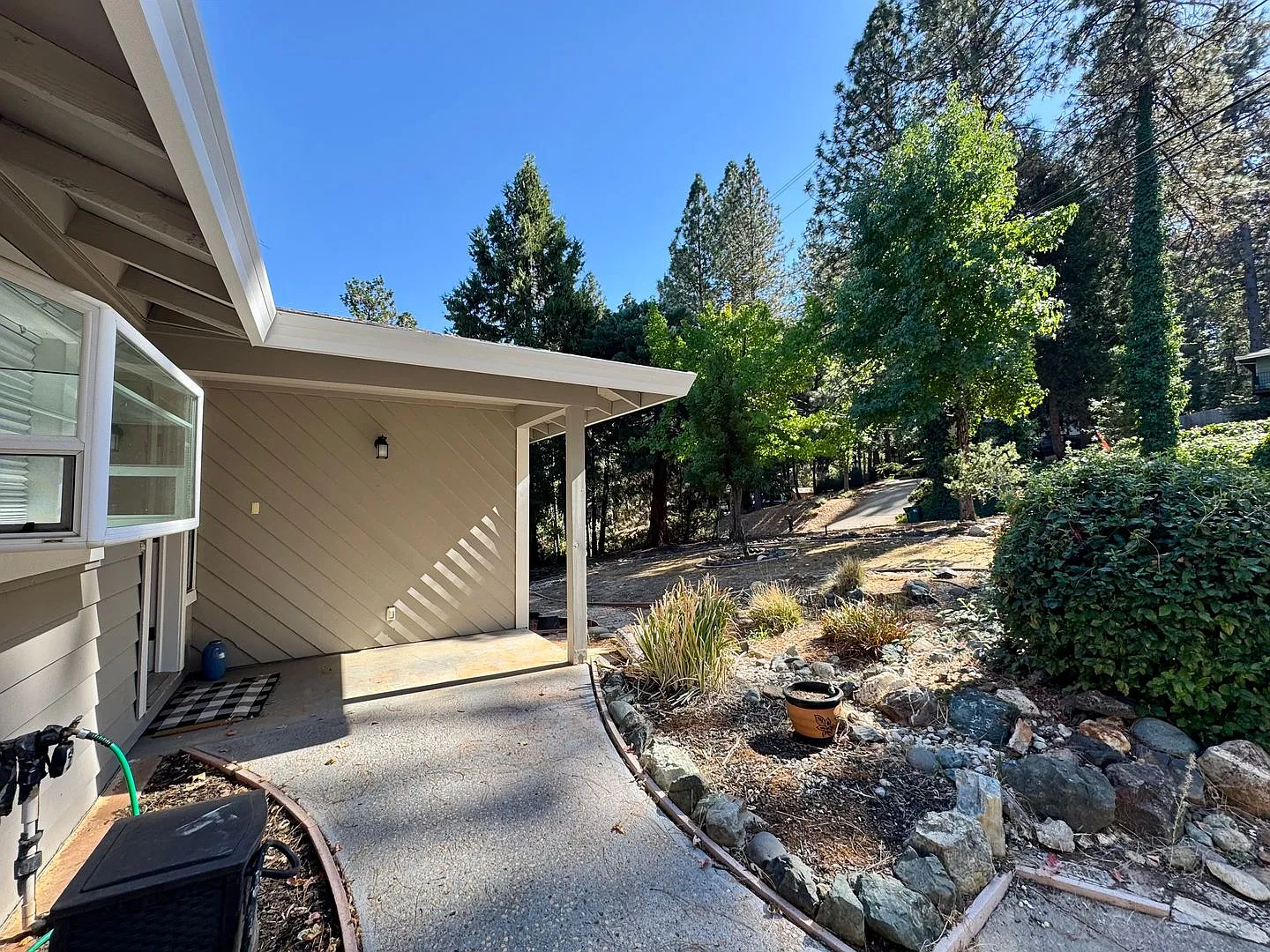 Alta Seirra home — Photo 2