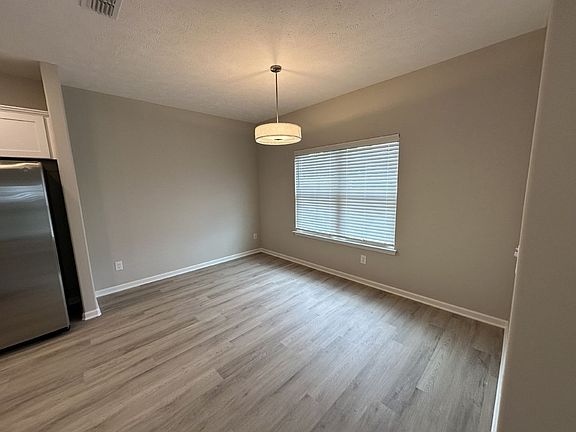 5th image of 1850 Madison St Unit 205