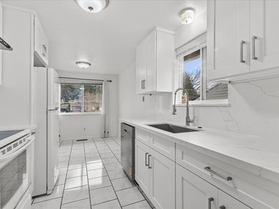 5561 16th Ave S, Seattle, WA, 98108