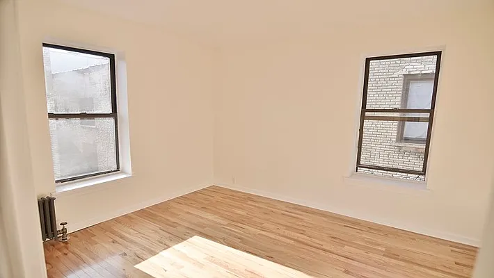 Rented by Park Property Advisors | media 6