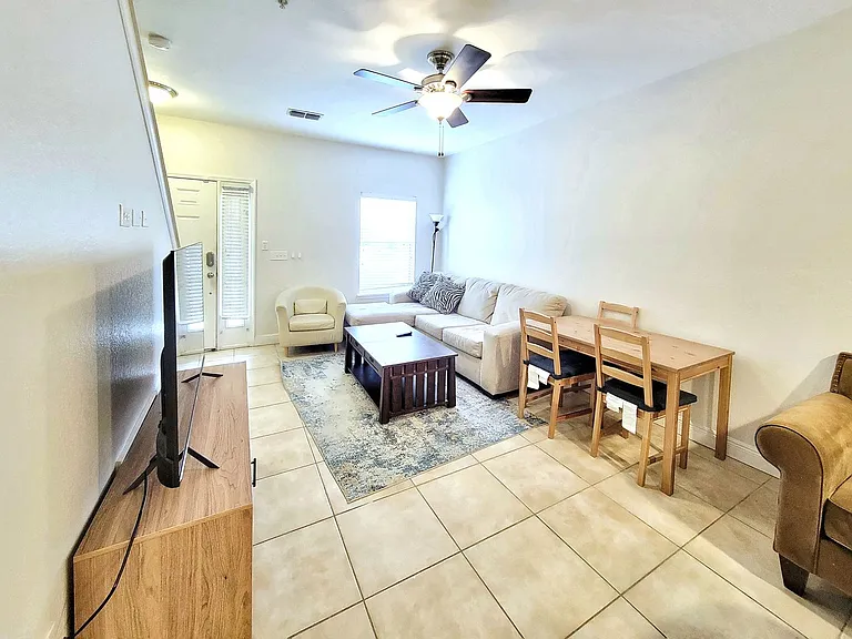 2946 SW 35th Pl #44 — Photo 5