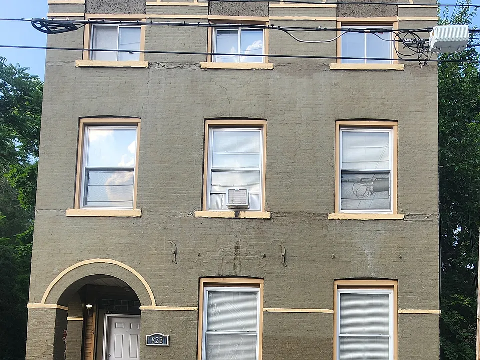 823 Walnut St #2