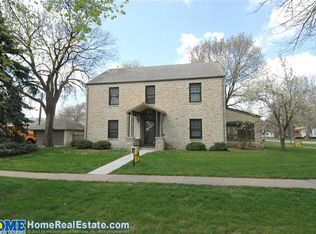 206 Seward St, Seward, NE 68434