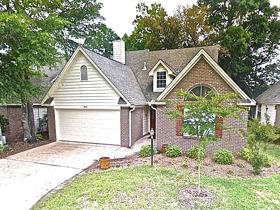1st image of 828 Fairway Lakes Dr