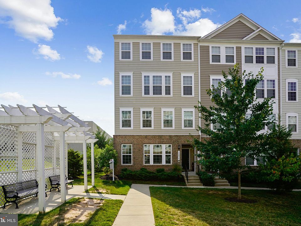 1st image of 14876 Mason Creek Cir