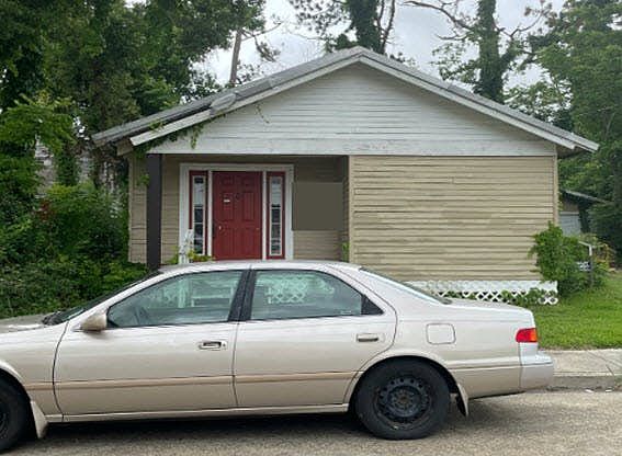 1st image of 203 Leona St