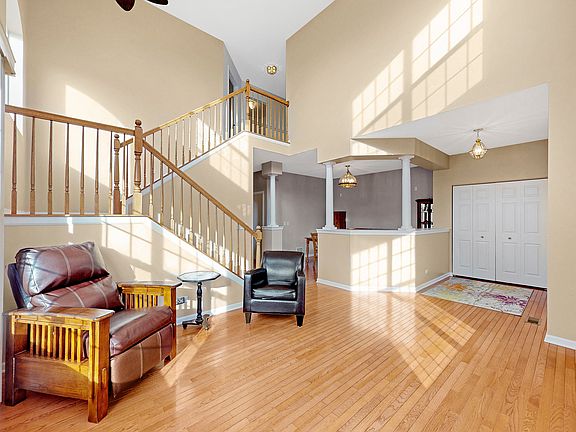 5th image of 2020 Colchester Ave