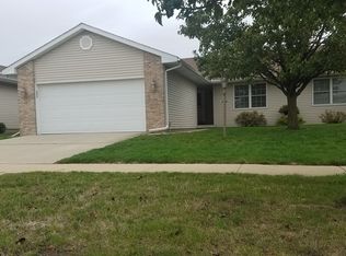 3904 Aberdeen Dr, Champaign, IL