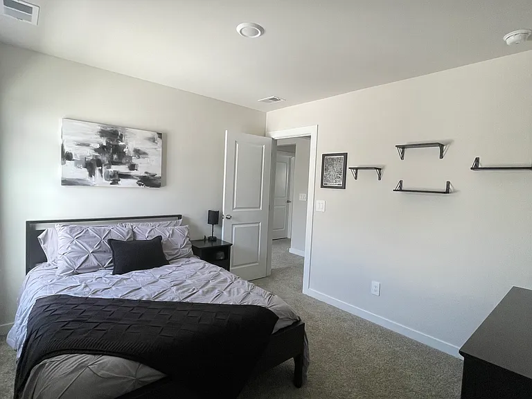 4256 Skyridge Dr — Photo 1