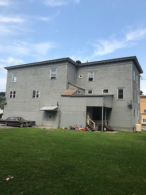 2nd image of 4 Fiske Rd