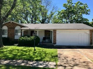 1217 Holgate Dr, Ballwin, MO 63021