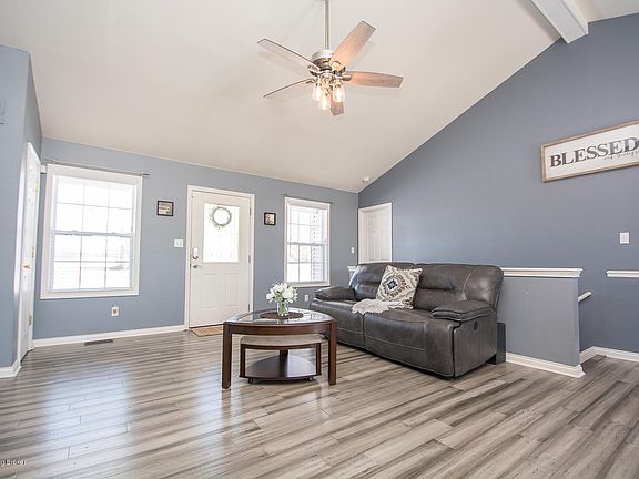 5th image of 285 Summer Place Dr