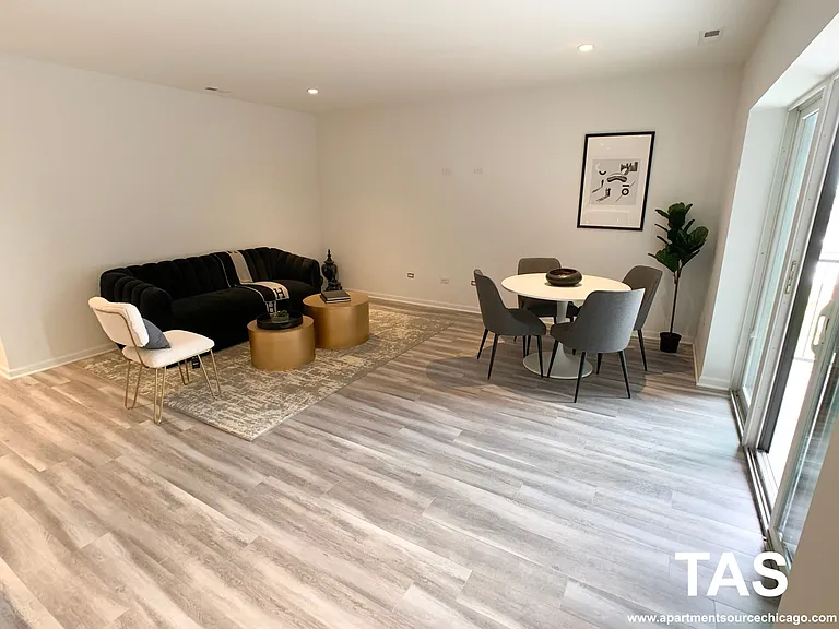 2535 W Fullerton Ave #303 — Photo 4
