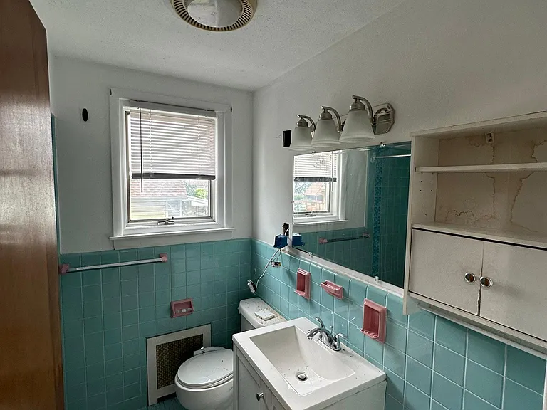 1249 Barbara Ave #1 — Photo 7