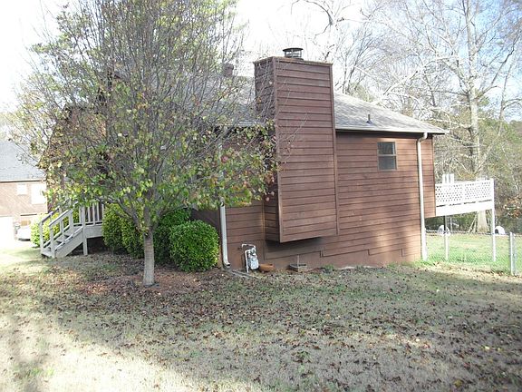3rd image of 605 Stations Dr