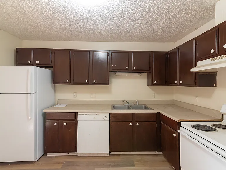 3216 Jim Lee Rd #8-B — Photo 6