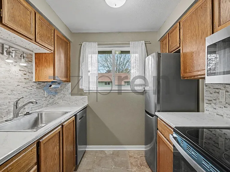 5160 SW 180th Ave #2 — Photo 8