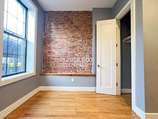 Rented by Lockbox Realty | media 7