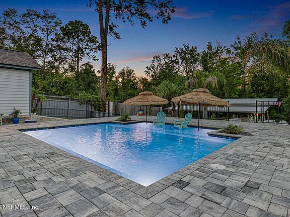 5th image of 1758 OAK GROVE Drive S
