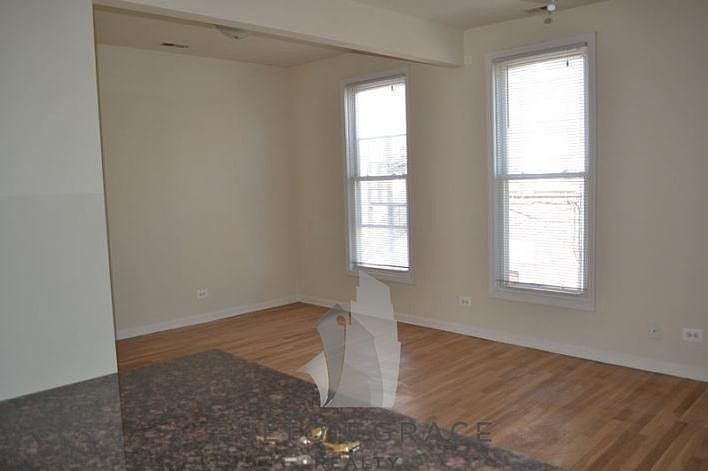 2nd image of 3237 N Clark St