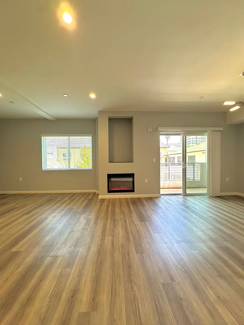 366 Burchett Street — Photo 3