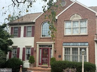 410 Seville Dr, Red Lion, PA 17356