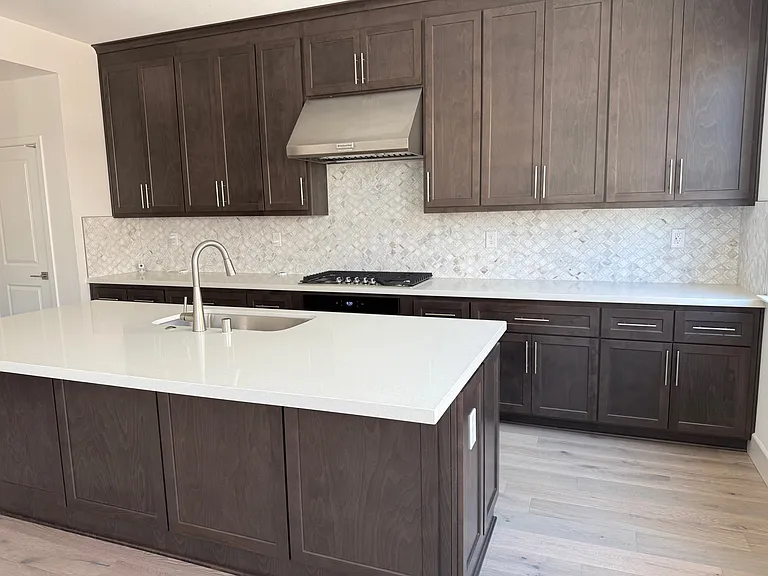 96 E Frost Dr — Photo 8