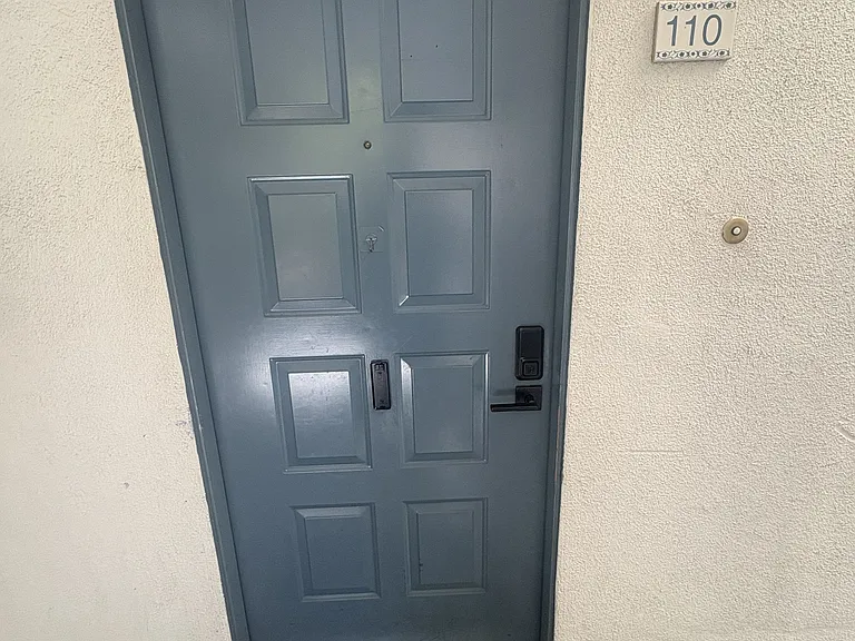 4671 Albany Cir #110 — Photo 22