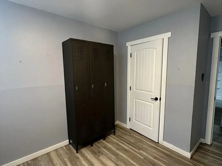 2309 Bradford St — Photo 12