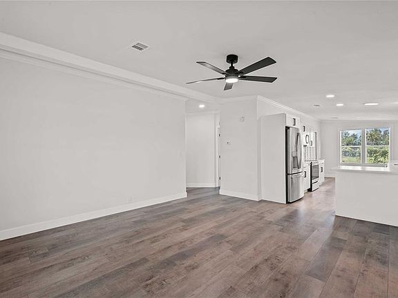 4th image of 34010 Estates Ln