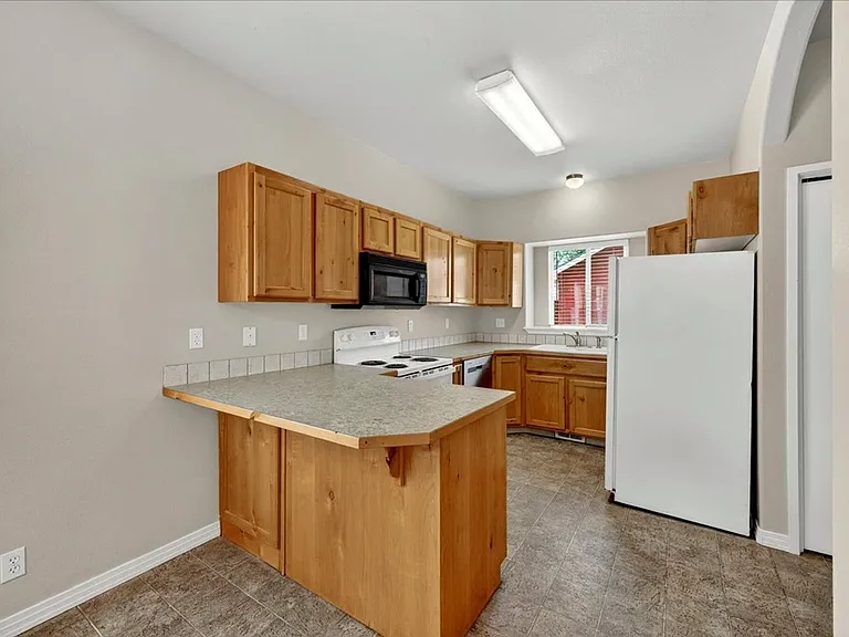 1509 S Euclid Ave — Photo 9