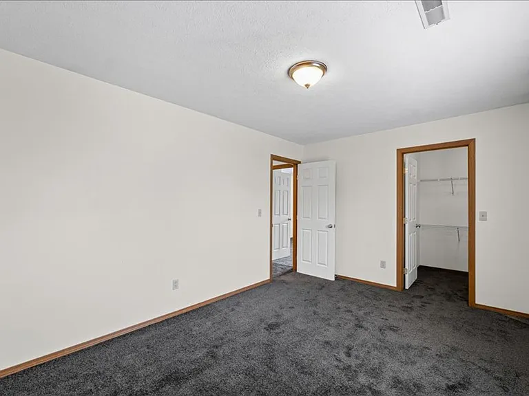 108 Oak Creek Plaza — Photo 53