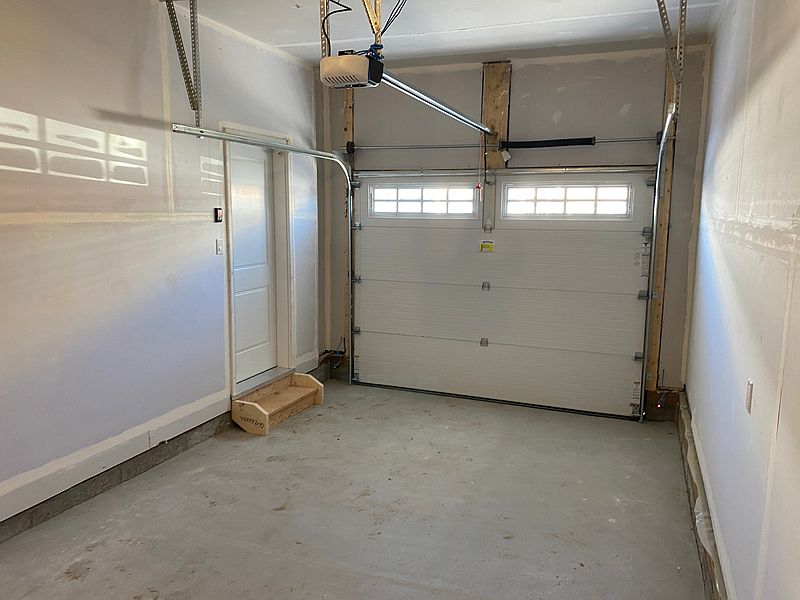 Edmonton Apartment for rent - 3 Bedrooms — photo 13