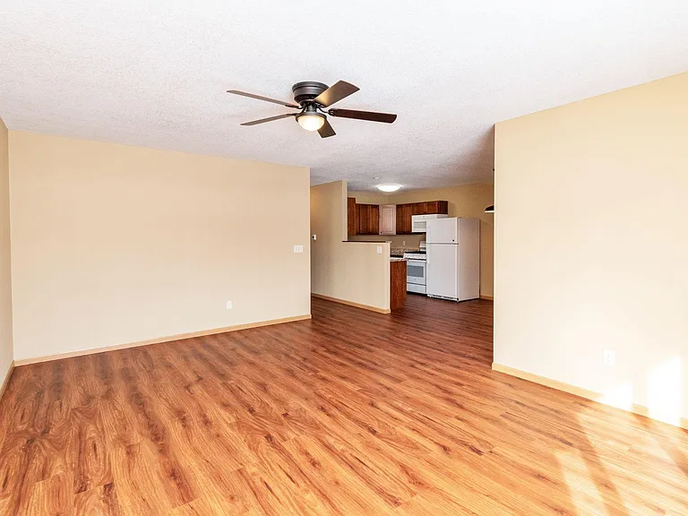 209 S Cottonwood St — Photo 4