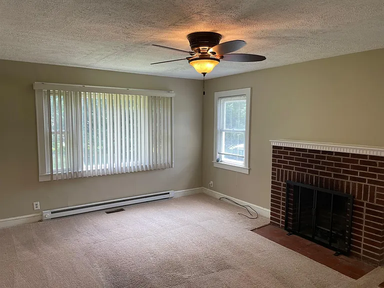 105 Holly Tree Cir — Photo 4
