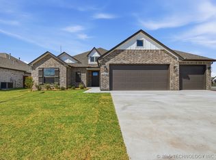 27613 E 108th Pl S, Coweta, OK 74429