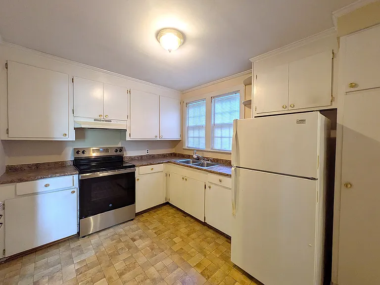 416 N 19th Ave — Photo 17