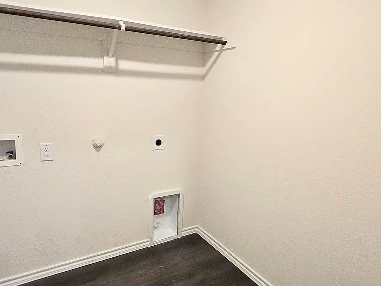 2121 Basil Ave — Photo 14