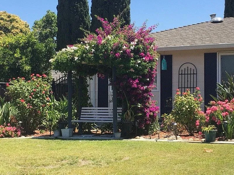 1092 Keldon Drive — Photo 1