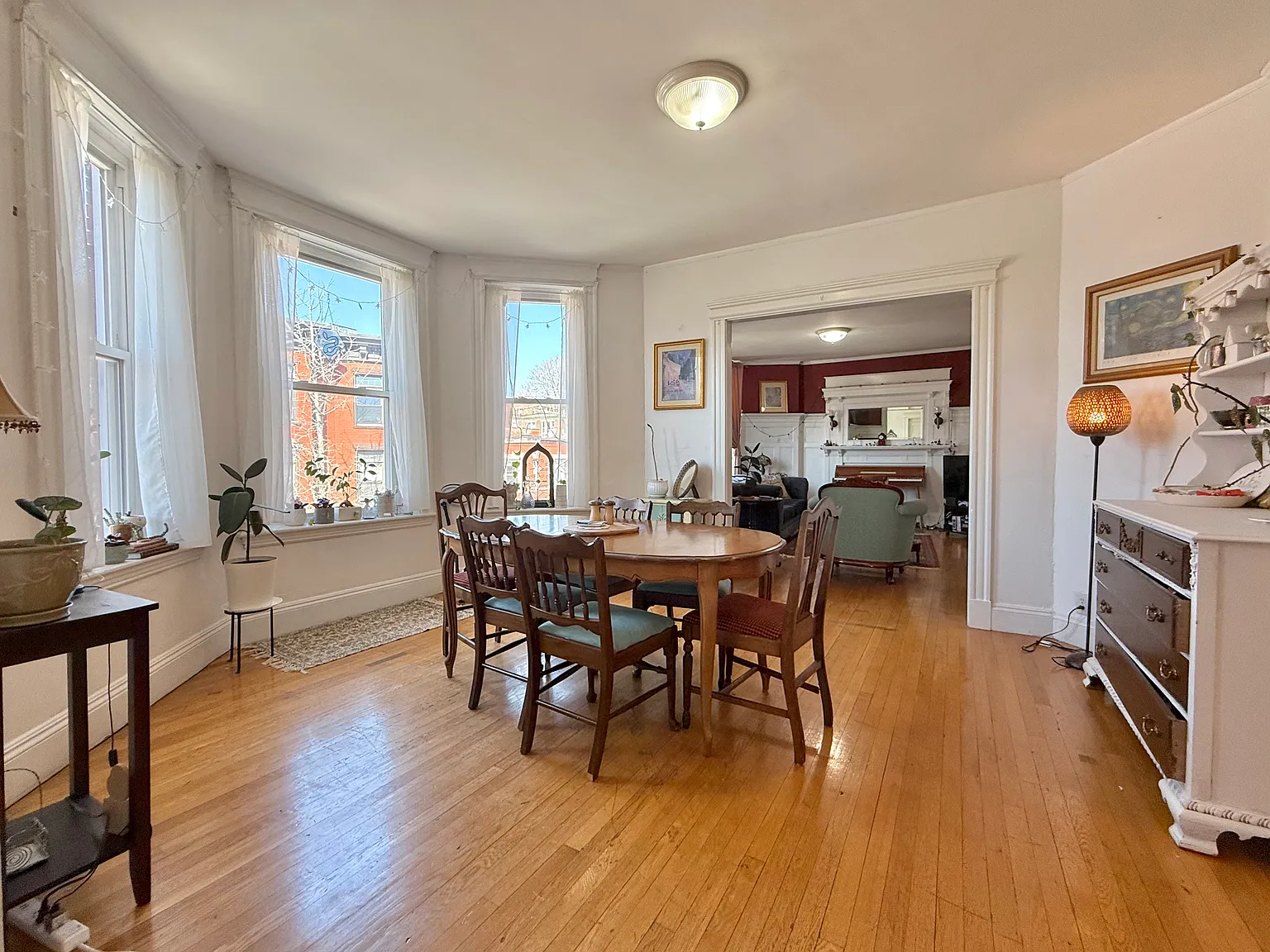 4 bed, 1800 sqft, $4,800 — Photo 1