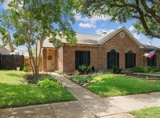 709 Normandy Dr, Euless, TX 76039