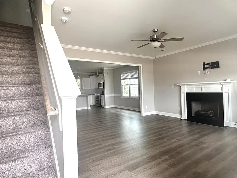 3355 Hopekirk Dr — Photo 2